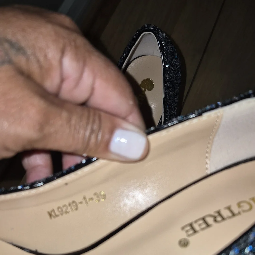 Women's Glitter Pumps - Black - Picture 6 of 6